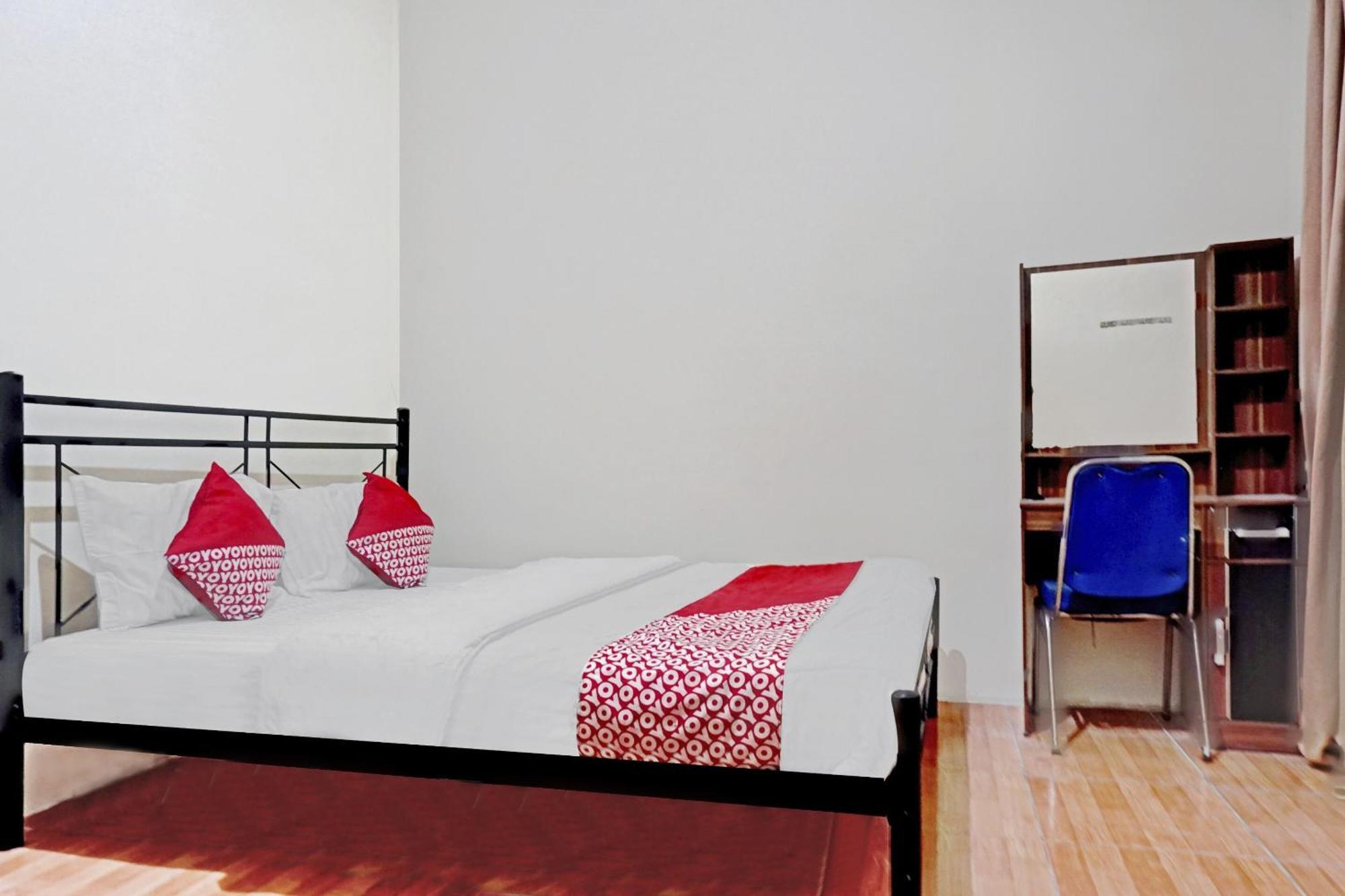 Oyo 90689 Lily House Hotel Tangerang Luaran gambar
