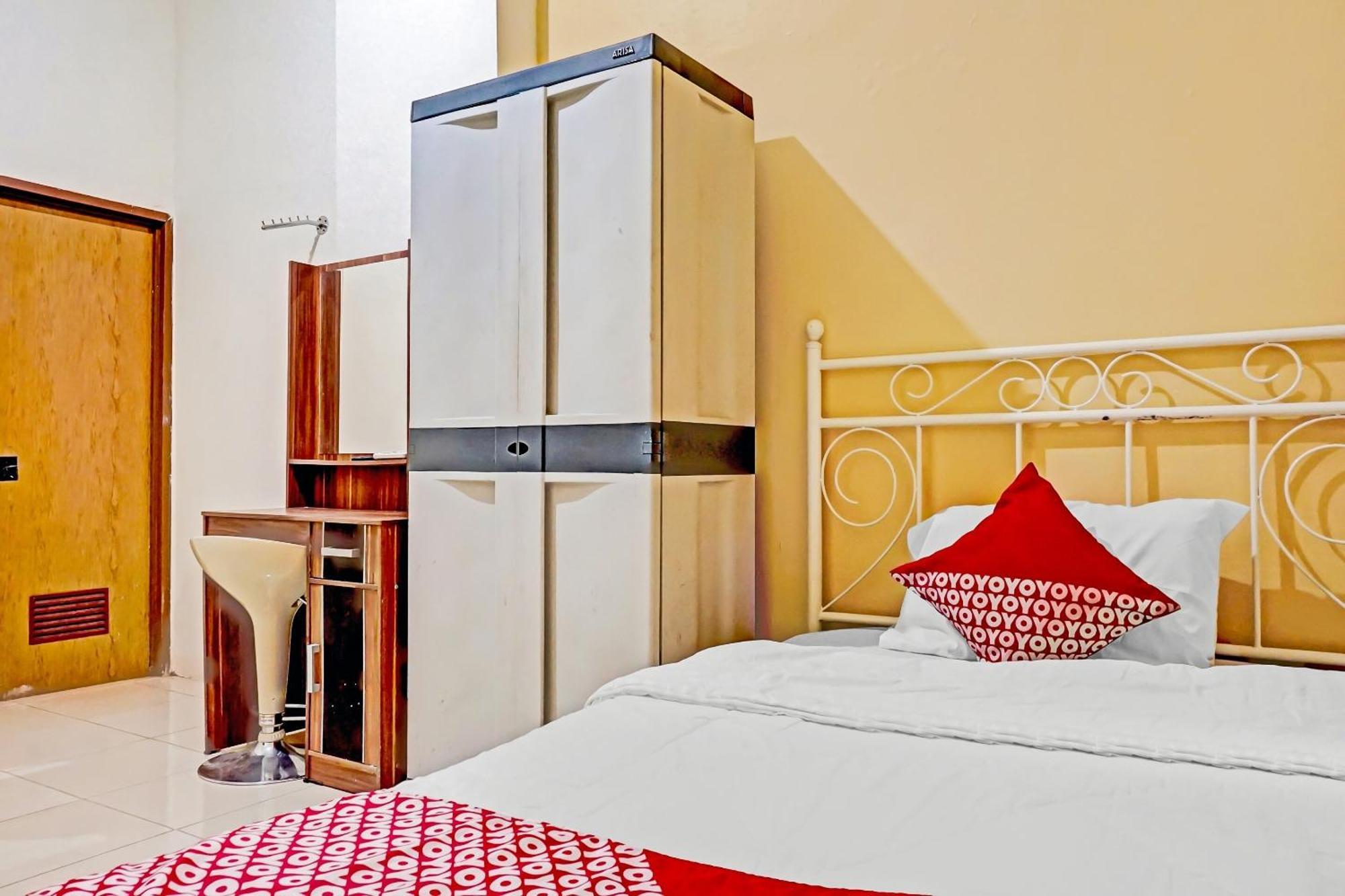 Oyo 90689 Lily House Hotel Tangerang Luaran gambar