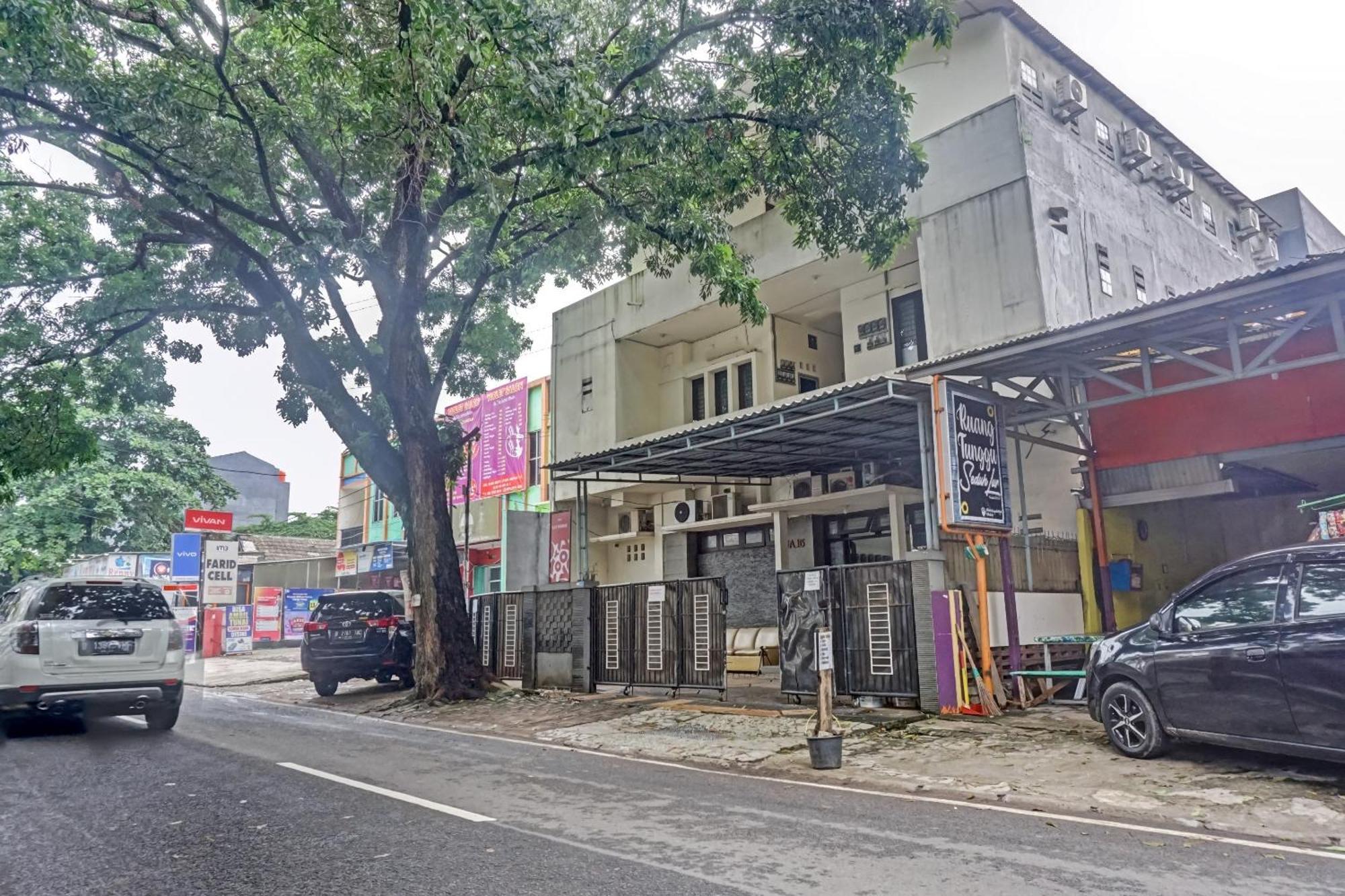 Oyo 90689 Lily House Hotel Tangerang Luaran gambar